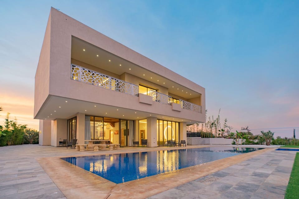 Property building, Pool view, Swimming pool