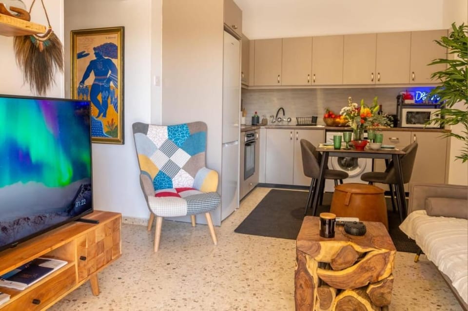 TV and multimedia, Kitchen or kitchenette, Living room, Seating area, Dining area, oven