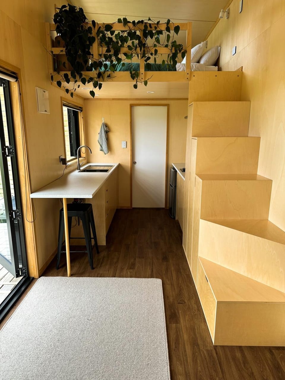 Bed, Kitchen or kitchenette