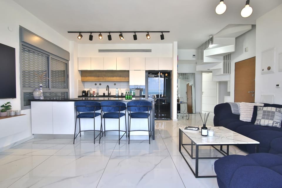 Luxe on the BEACH By LIME Apartment in Haifa