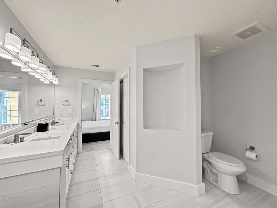 Toilet, Bathroom