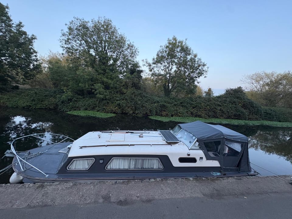 Natural landscape, Lake view, River view, Parking