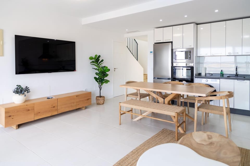 TV and multimedia, Dining area