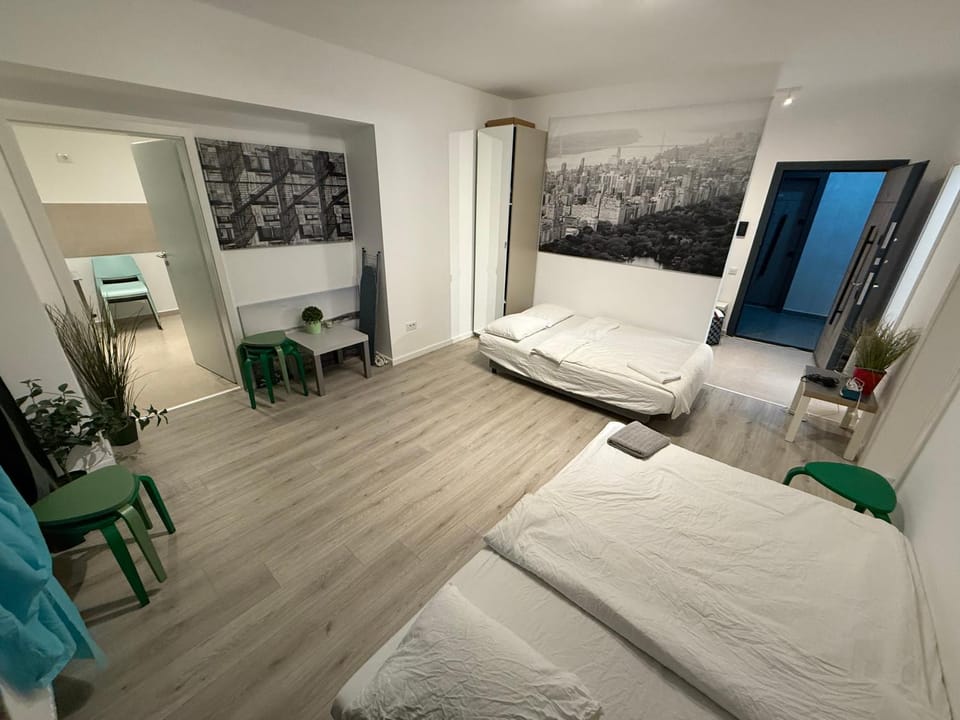 Bed, Photo of the whole room, towels