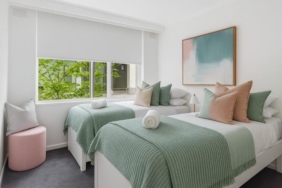 Bright 2BR Apartment Beside Green Meadows Park Apartment in Melbourne