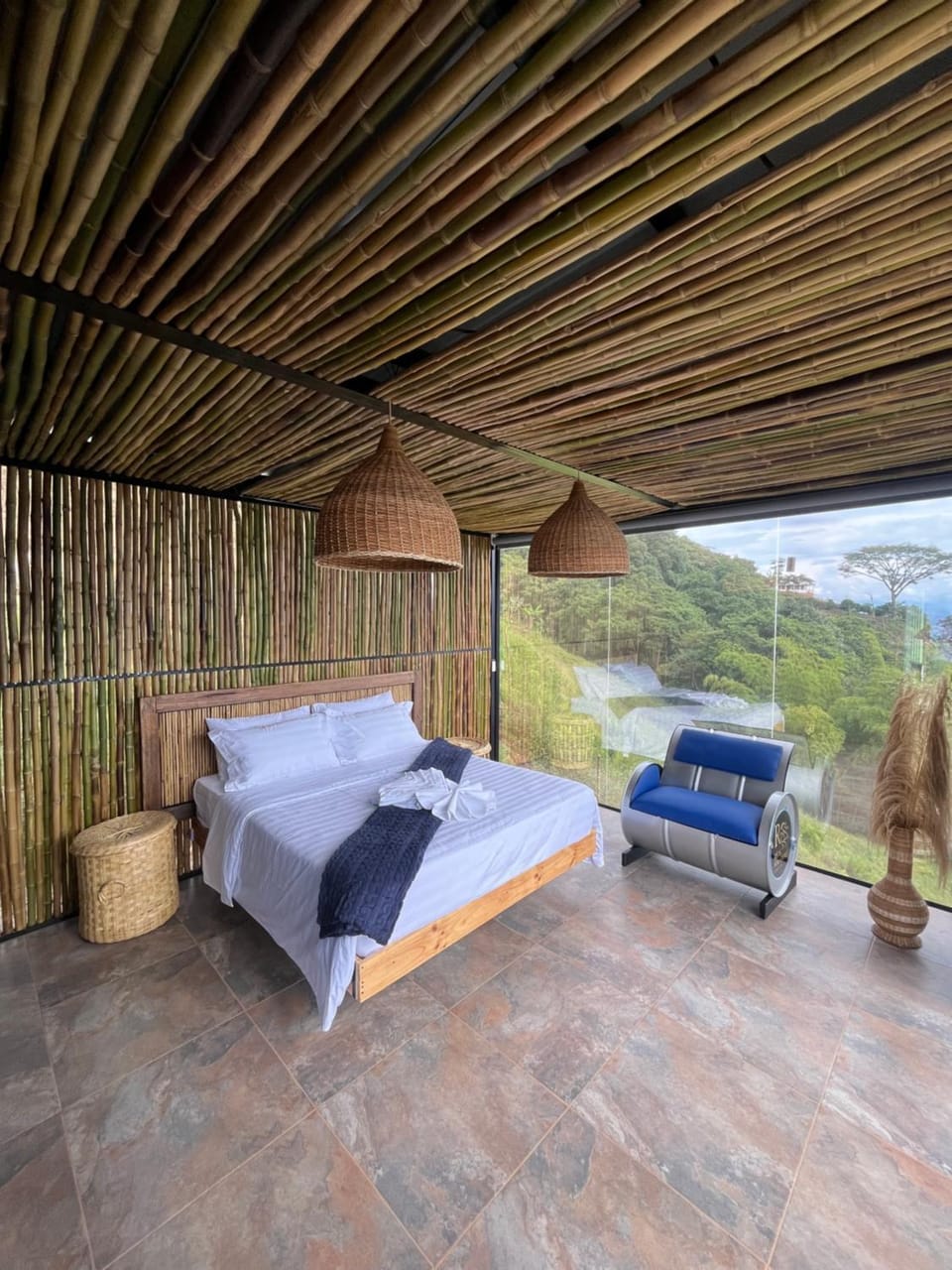 Bed, Photo of the whole room
