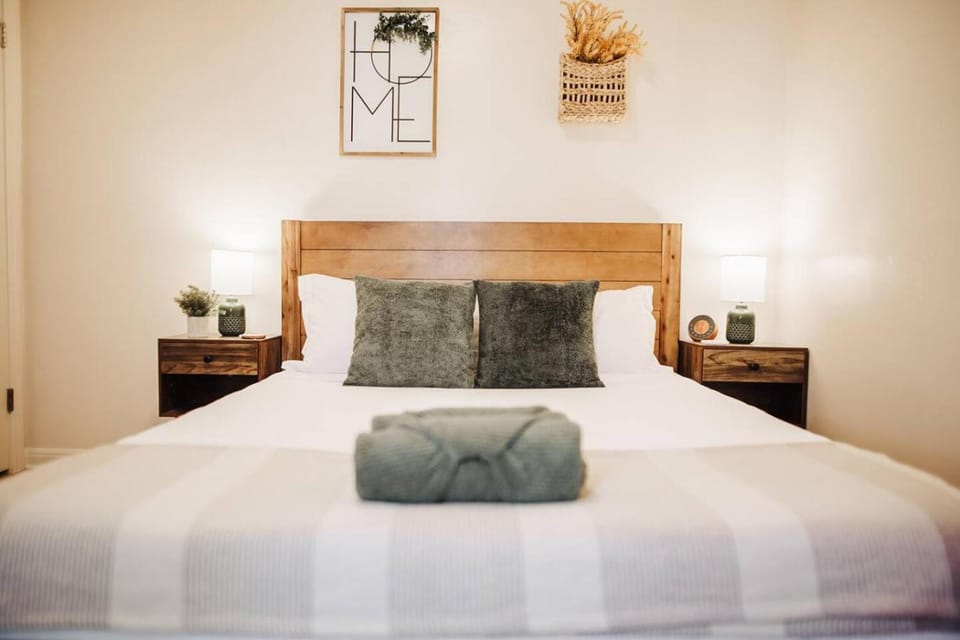 The Downtown Haus | Walking Distance to DT KFalls House in Klamath Falls