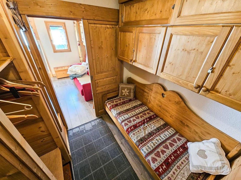 Grand studio lumineux avec WiFi, parking gratuit, proche des pistes Apartment in Les Allues