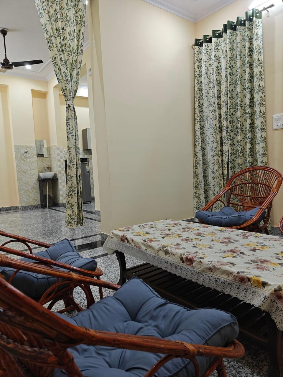 Living room, Photo of the whole room, Seating area