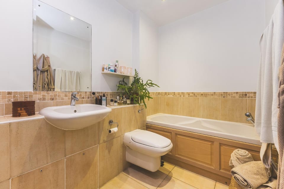 Luxurious Bright and Airy 1BDR Flat Apartment in Kingston upon Thames