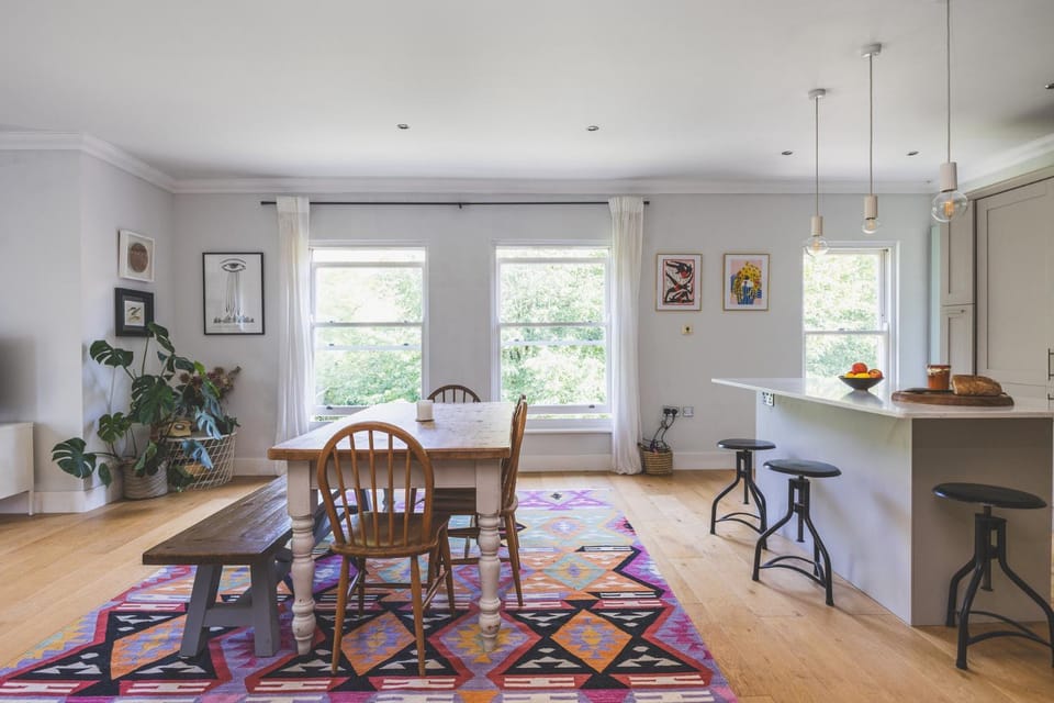 Luxurious Bright and Airy 1BDR Flat Apartment in Kingston upon Thames