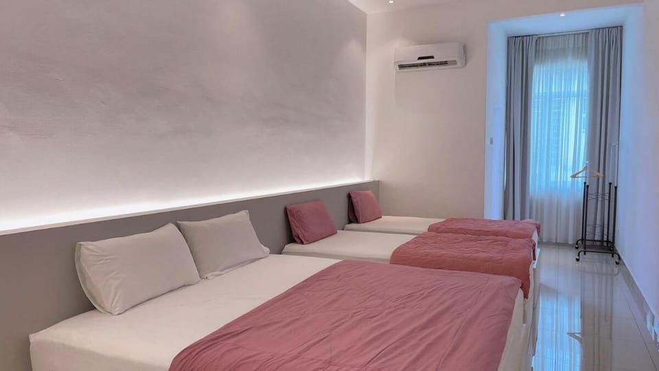 Bed, Bedroom, air conditioner
