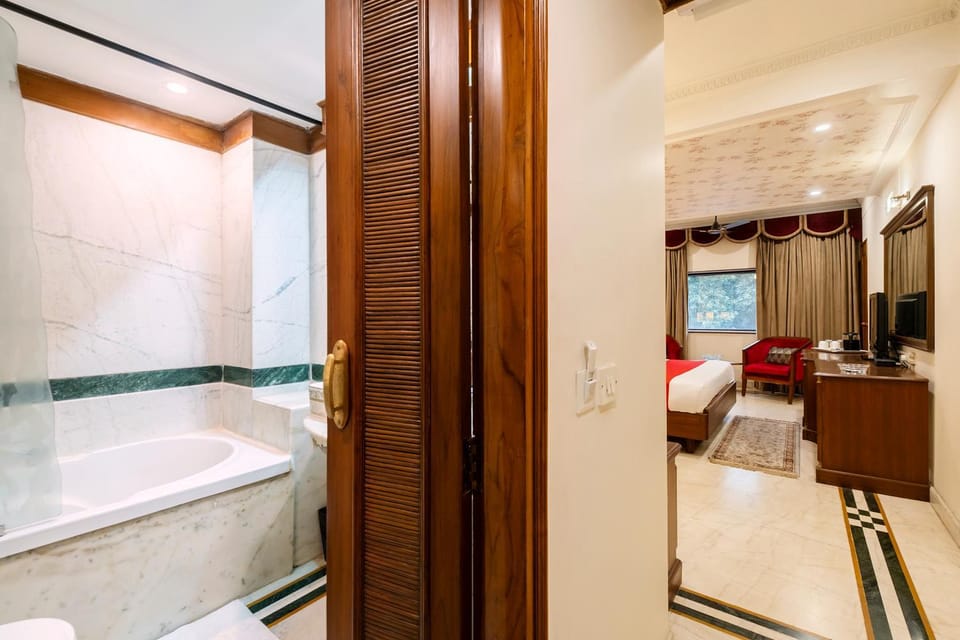Toilet, Bathroom, Bath