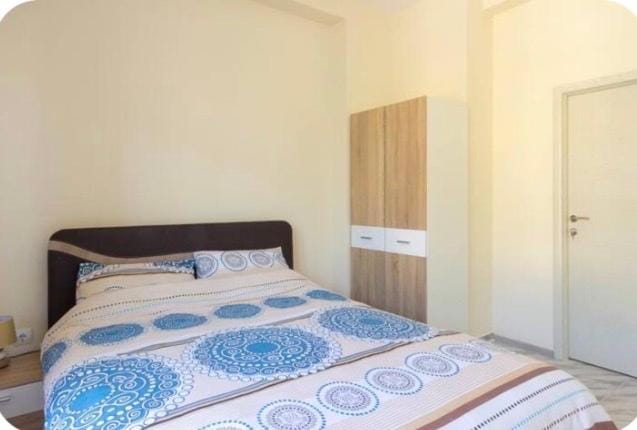 Art GuestHouse Bed and Breakfast in Dobrota