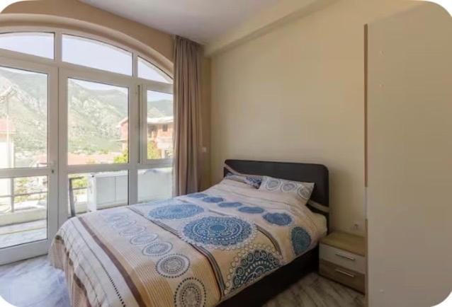Art GuestHouse Bed and Breakfast in Dobrota