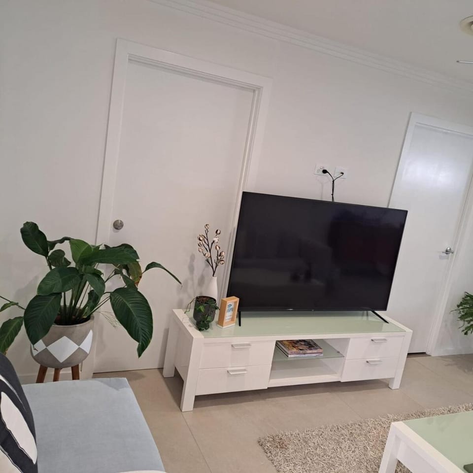 Studio 21 Waterfront Apartment in Yamba