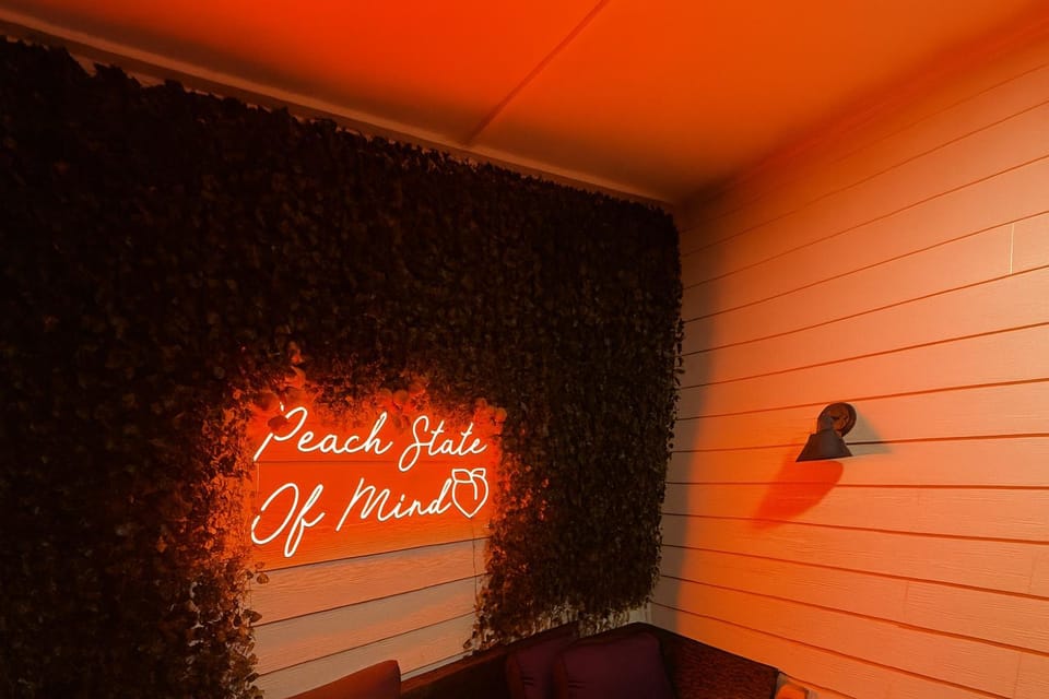 New Peach State Escape Luxe Stay w Outdoor Movies, Bikes, Game Room Near Downtown House in Atlanta