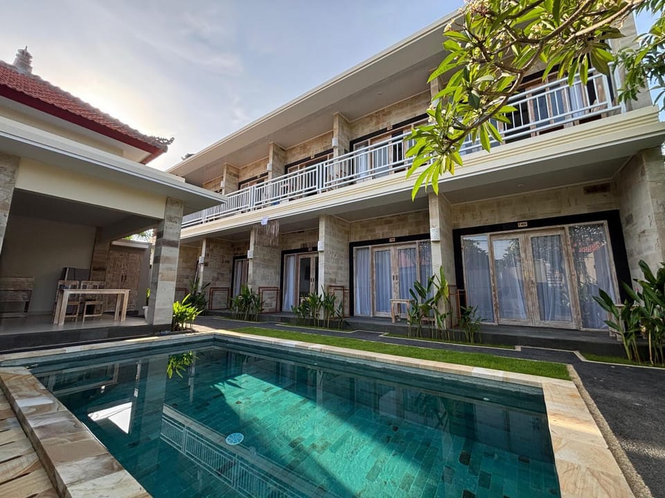 Property building, Pool view