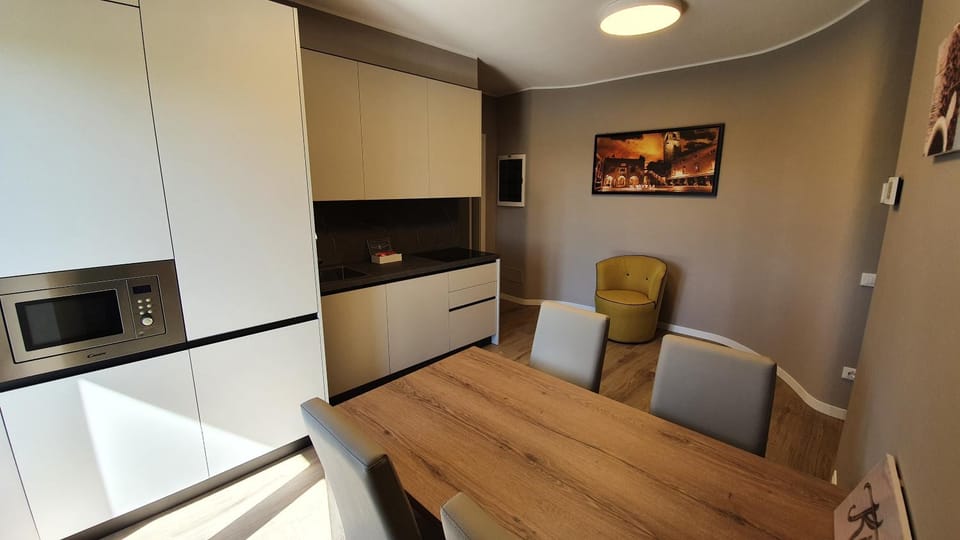 Dining area, Communal kitchen