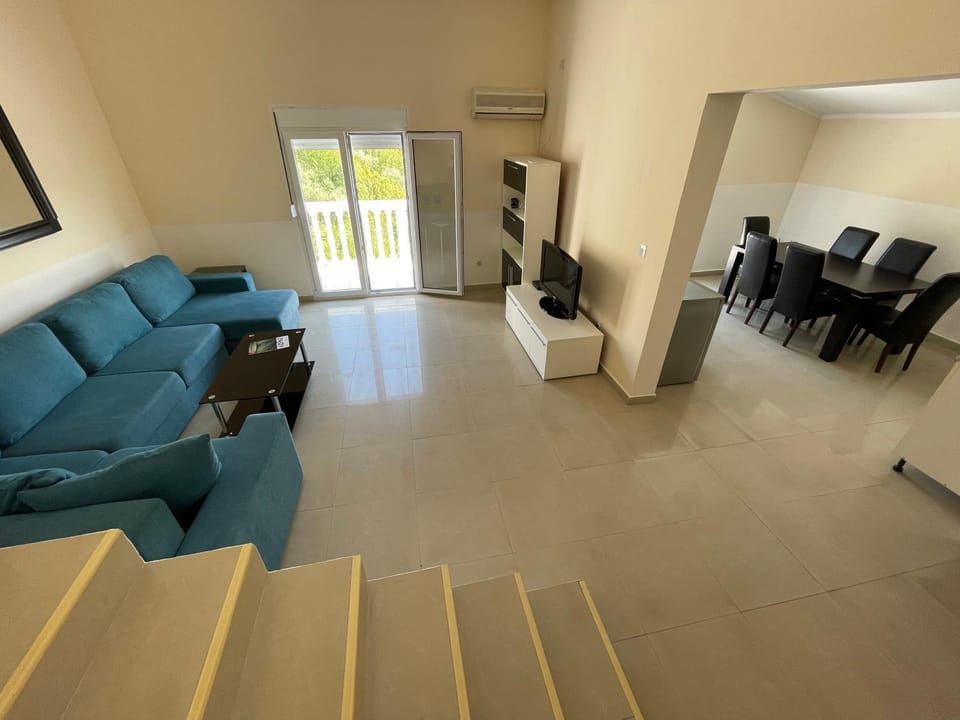 TV and multimedia, Seating area