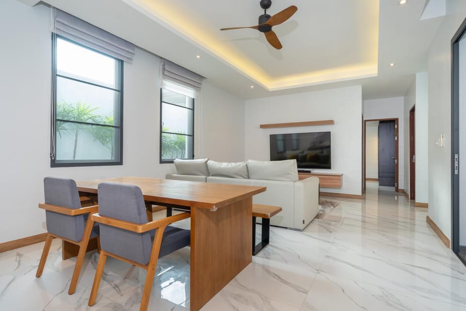 TV and multimedia, Living room, Dining area