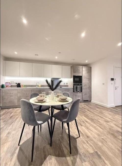 Fifi Apartment in Barking