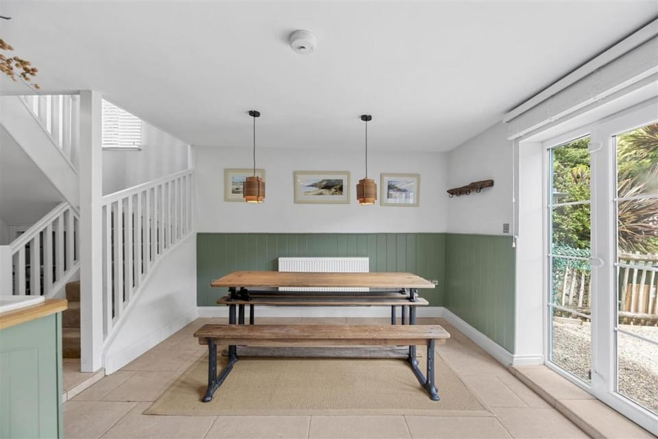 Coastal Escape by the Beach House in The Mumbles