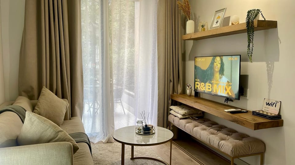 TV and multimedia, Living room, Seating area