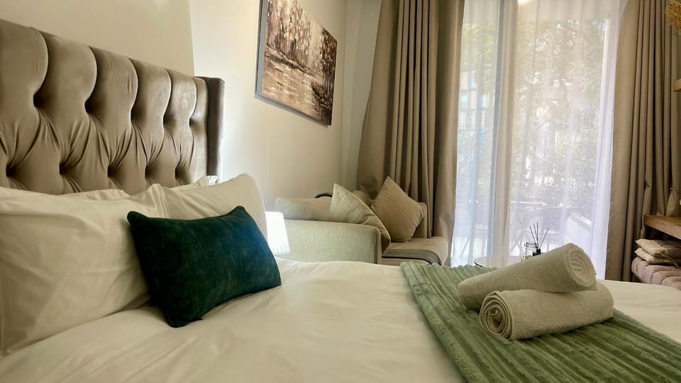 Living room, Photo of the whole room, Bedroom