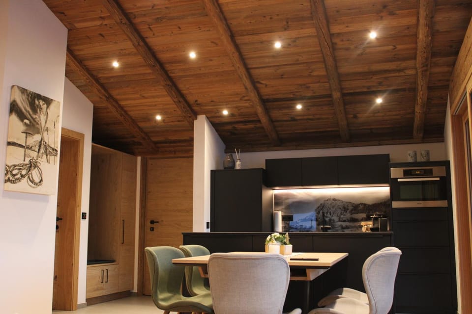 Living room, Seating area, kitchen