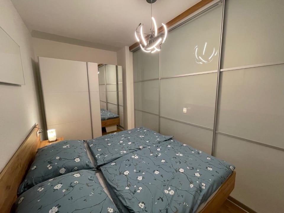 Bedroom, wardrobe
