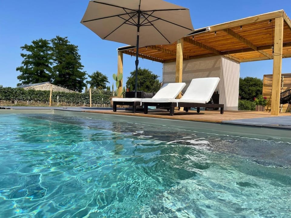 Balcony/Terrace, Swimming pool