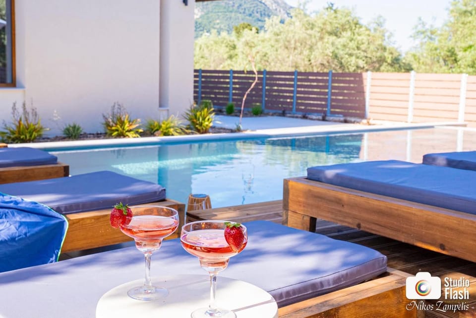 Golden Sun Suites Apartment hotel in Peloponnese, Western Greece and the Ionian