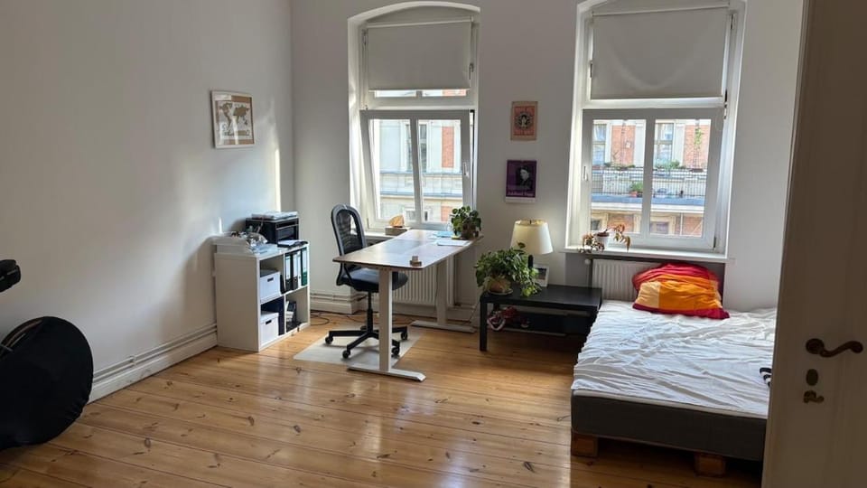 Spacious 3-room apartment in beautiful Bergmannkiez Apartment in Berlin