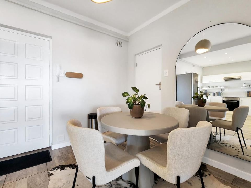 Charming 2 Bed in Sea Point! Apartment in Sea Point