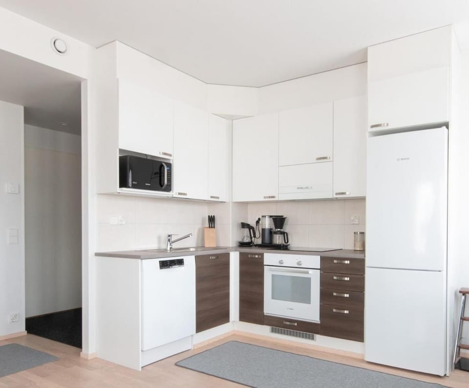 Coffee/tea facilities, Kitchen or kitchenette, dishwasher, oven, stove, toaster