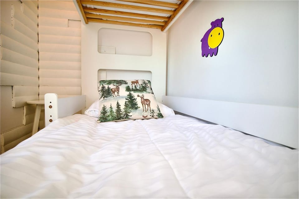 bunk bed