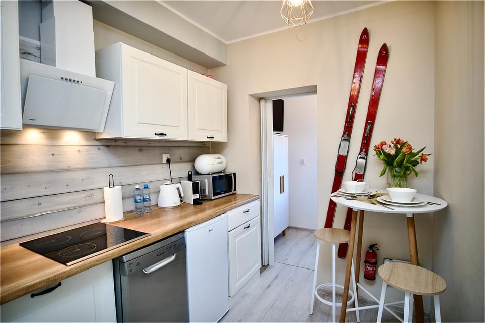 Kitchen or kitchenette, Dining area, dishwasher, microwave, stove, kitchen