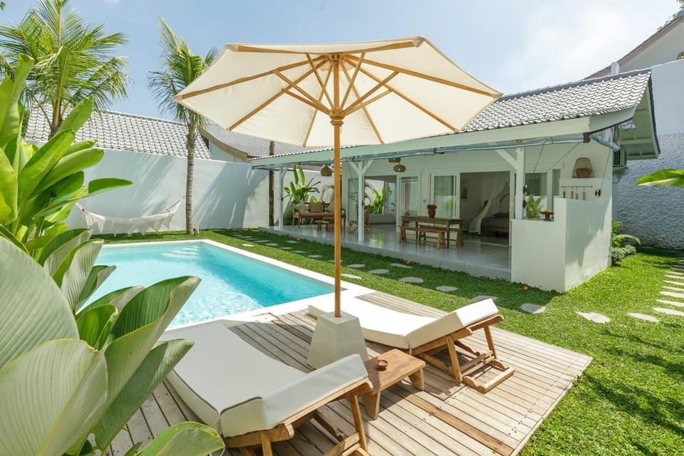 Property building, Patio, Natural landscape, Pool view, Swimming pool