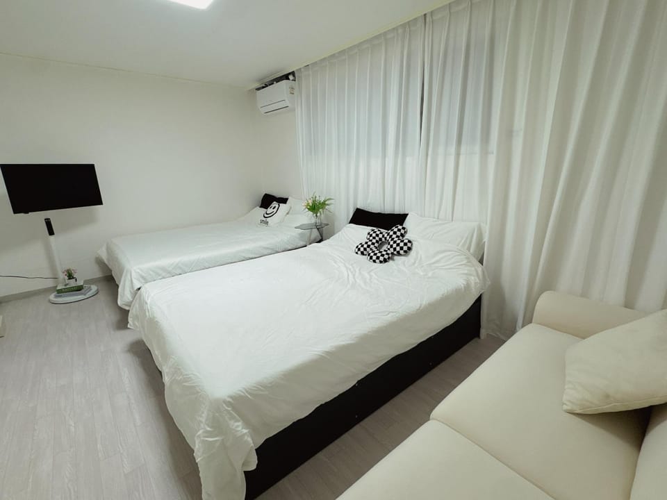 Hi Seoul Sinnonhyeon Apartment in Seoul