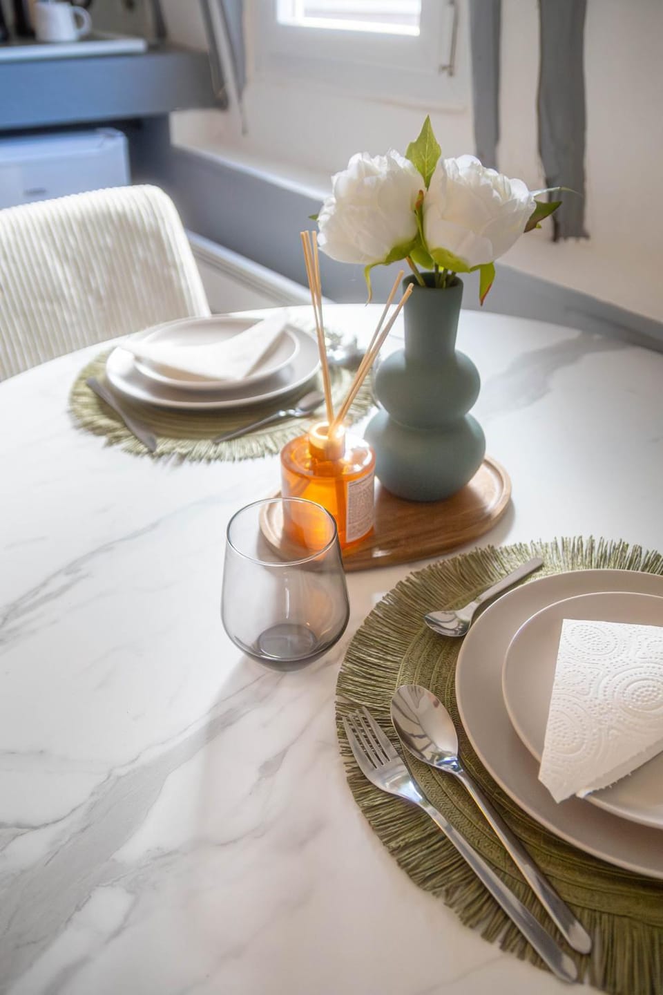Food and drinks, Dining area, Food
