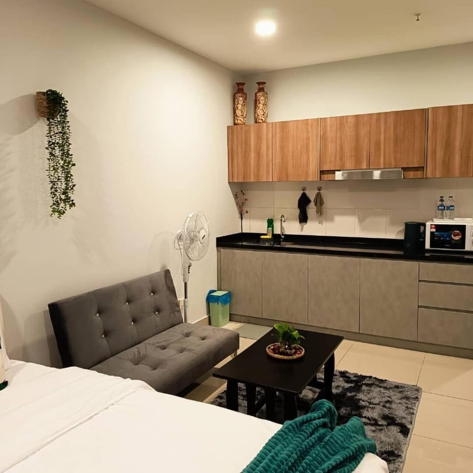 The Cozy Have-King Bed Suites Pacific Tower Apartment in Petaling Jaya