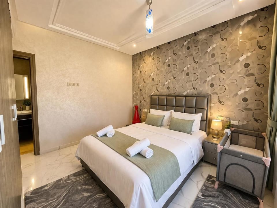 Fez Premium, Terrasse Lumineuse , Parking For family , travel Apartment in Fes