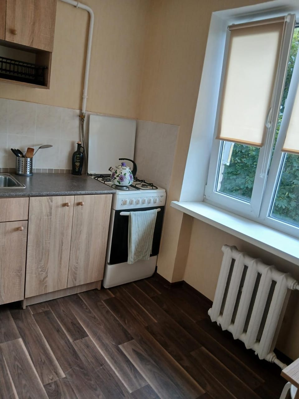 Coffee/tea facilities, stove