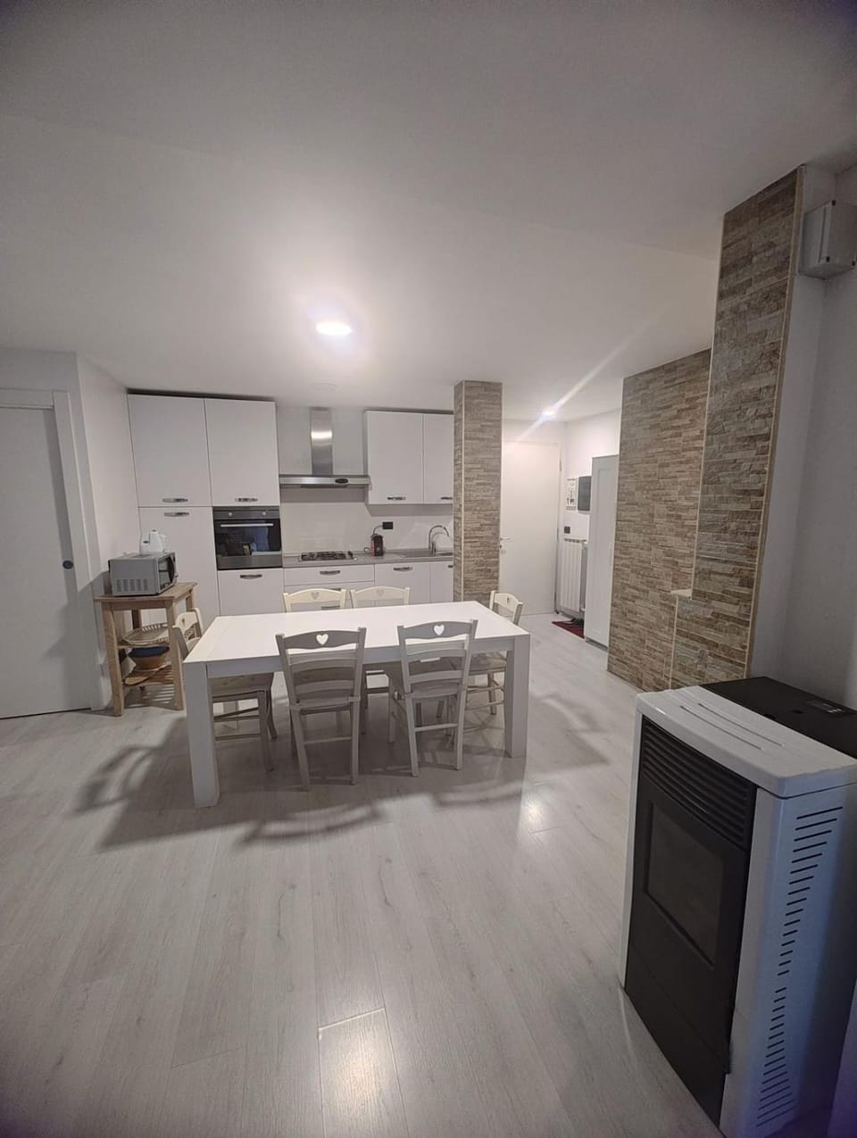 Kitchen or kitchenette, Dining area, dishwasher, oven, stove, toaster