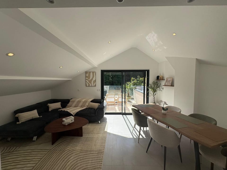 Magnifique T3 haut standing avec jacuzzi en supplément parking privée Apartment in Aix-les-Bains