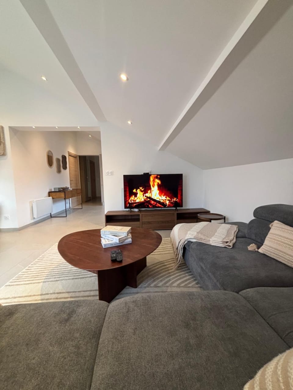 Magnifique T3 haut standing avec jacuzzi en supplément parking privée Apartment in Aix-les-Bains