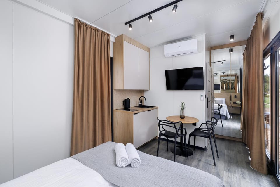 TV and multimedia, Bedroom, air conditioner