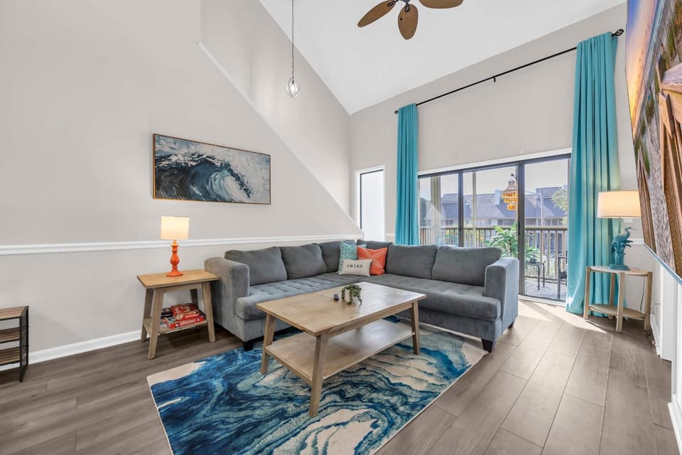 Hang Loose Haven - Beach n Golf Getaway w Pool House in Surfside Beach