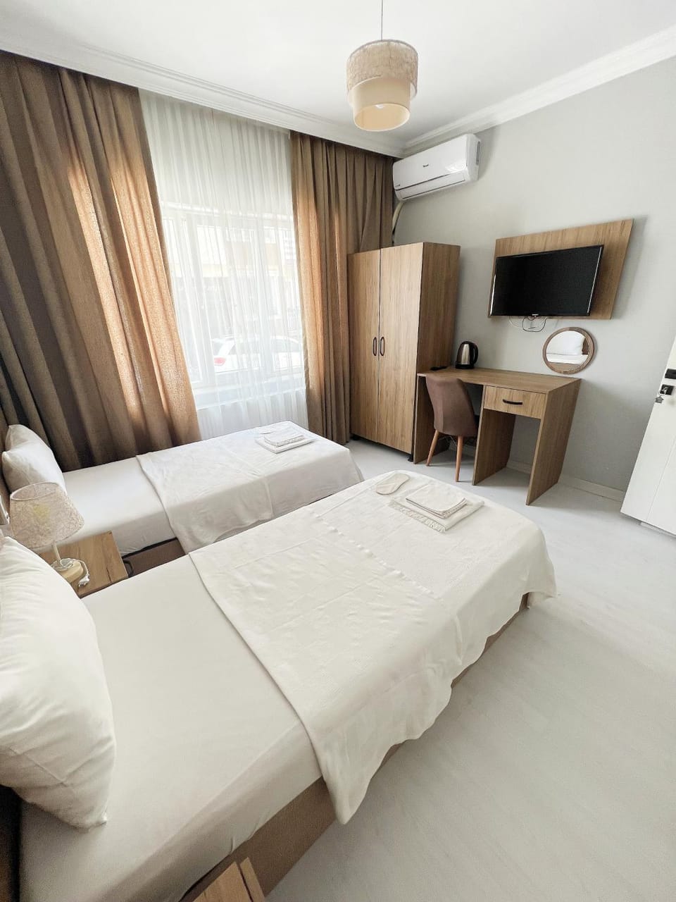 Bed, TV and multimedia, Bedroom, air conditioner